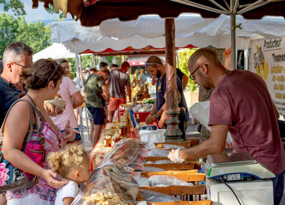 marché de produits locaux
